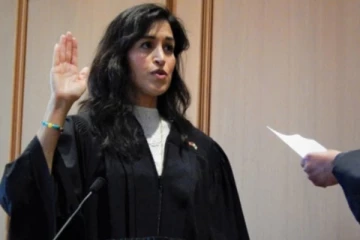 இதுவே முதல் முறை; அமெரிக்காவில் இந்திய வம்சாவளி பெண்ணுக்கு கிடைத்த உயர் பதவி!