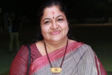 சூப்பர் சிங்கர் நடுவர் பாடகி சித்ராவின் மறைந்த மகள் நந்தனாவை பார்த்துள்ளீர்களா.. கண்கலங்க வைக்கும் புகைப்படம்