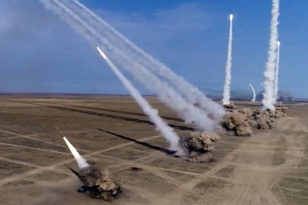 உக்ரைன் மீது 120 ஏவுகணைகளை சரமாரியாக வீசிய ரஷ்யா! | Russia Fired A Barrage Of 120 Missiles At Ukraine