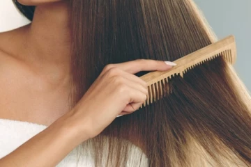 முடி அதிகமாக கொட்டுதா? இதனை நிறுத்த இதோ சில டிப்ஸ்!