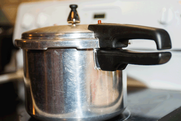 சமையல் எரிவாயு நீண்ட நாட்களுக்கு பயன்பாடுத்தனுமா? இந்த குக்கரை இப்படி பயன்படுத்துங்க | Home Interior Pressure Cooker Hacks