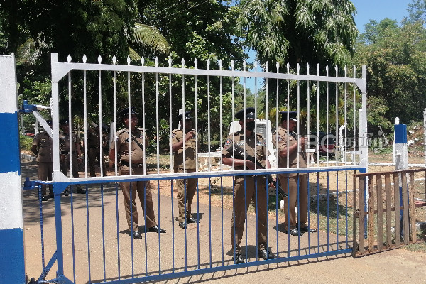 சீனக்குடா காவல்துறையினருக்கு எதிராக திரண்ட முத்துநகர் விவசாயிகள் | Muthunagar Farmers Protest Against Police