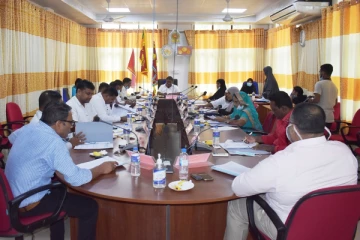 ஏறாவூரில் வெளியூர் வர்த்தகர்களின் ஆக்கிரமிப்பால் உள்ளுர் வர்த்தகர்களுக்கு பெரும் பாதிப்பு (Photos)