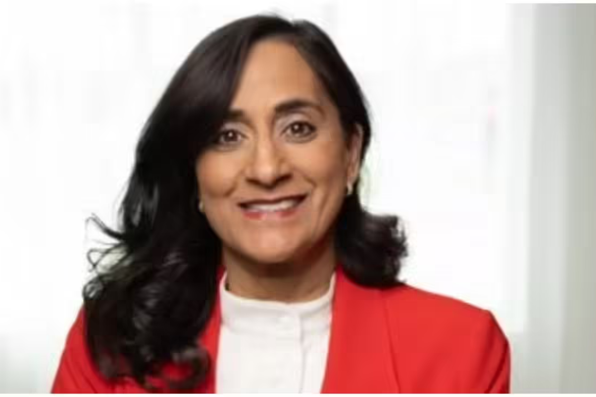 மத்திய கிழக்கு போர்ப் பகுதியிலிருந்து கனடியர்களை வெளியேற்ற நடவடிக்கை | Chartered Flights And Buses Helping Move Canadian