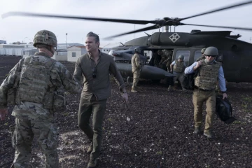 மத்திய கிழக்கிற்கு திடீரென சென்ற ஹெக்செத்.. இடம்பெற்ற மிக இரகசிய சந்திப்பு