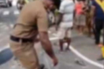 පුද්ගලයෙකුට දිවි අහිමි කල යතුරුපැදි දෙකක් යුද හමුදා රථයේ ගැටීමෙන් සිදුවූ බිහිසුණු අනතුර..