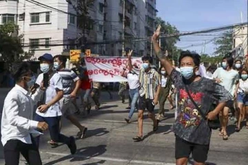 மியான்மர் டைமன்ட் நகரம் மீது மீண்டும் இராணுவ தாக்குதல்