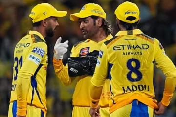 தோனியின் சுயநலம்? சர்வதேச வீரருக்கு நேர்ந்த கதி - கொதிக்கும் ரசிகர்கள்!