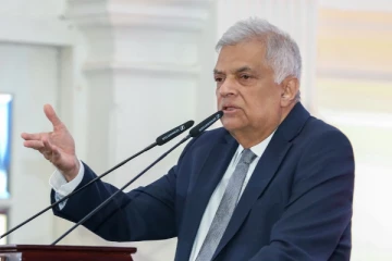 இனப் பிரச்சினை தீர்வு - ரணிலின் எச்சரிக்கை!