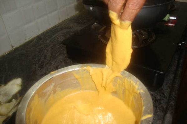 சுடச் சுட வாழைக்காய் பஜ்ஜி செய்வது எப்படி? | Valakkai Paji Recipe