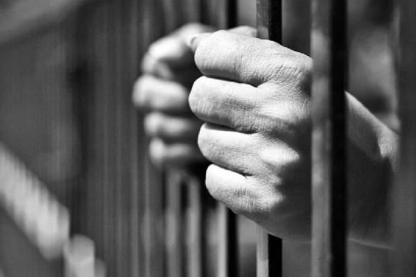 16 வயது சிறுவனுக்கு பாலியல் வன்கொடுமை - அரசு அதிகாரி, தொழிலதிபர் உள்ளிட்ட 10 பேர் கொடுமை! | Govt Officer Harassment 14 Year Boy Kerala