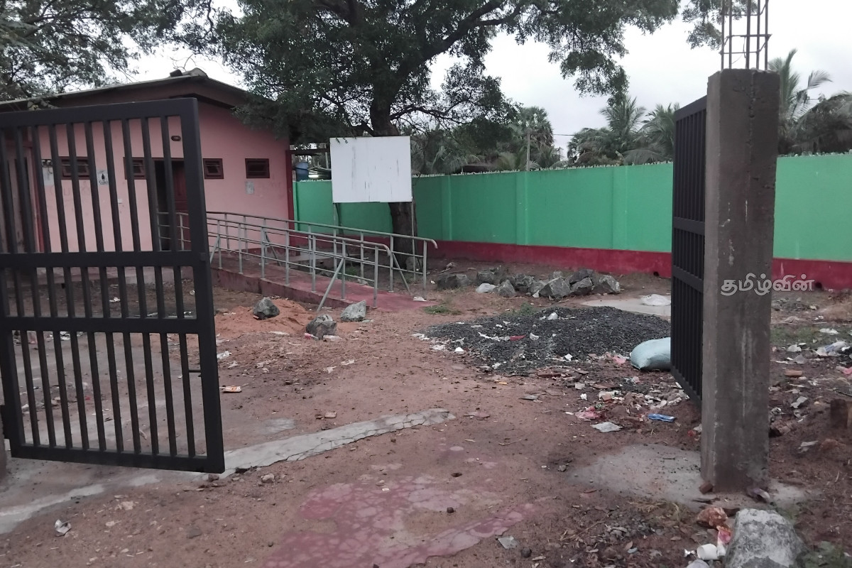 கிளிநொச்சி பகுதியில் கழிவகற்றல் இல்லாமல் சிரமத்திற்குள்ளாகும் பொதுமக்கள் | Public Facing Difficulties Due In Kilinochchi Area
