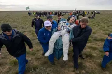 70 வயதில் பூமிக்கு திரும்பிய நாசாவின் விண்வெளி வீரர்