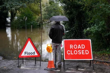 பிரான்சைத் தாக்கவிருக்கும் புயல்: வானிலை ஆராய்ச்சி மையம் எச்சரிக்கை