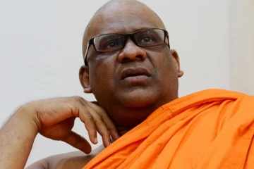 திருக்கேதீஸ்வரத்தில்  விகாரை  கட்டிய  ஞானசாரருக்கு  மடுவில் என்ன வேலை ?