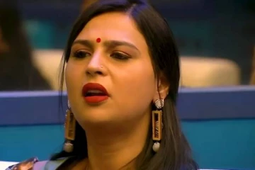 பிக் பாஸ் வீட்டில் துயரத்தைக் கொட்டிய நமீதா மாரிமுத்து....கதறி அழுத்த சக போட்டியாளர்கள்