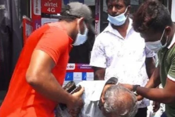 ගෑස් පෝලිමේ සිටි තවත් පුද්ගලයෙකු හදිසියේම රෝහල්ගත කරයි..!