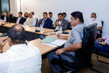 ஐ.மக்கள் சக்தியில் இரட்டை குடியுரிமை பெற்றவர்கள்!