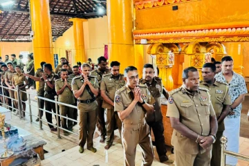 ஒட்டுசுட்டான் ஆலயத்தில் பொலிஸார் தீபாவளி சிறப்பு பூஜை