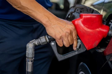 டொரன்டோவில் எரிபொருள் விலையில் ஏற்படும் மாற்றம்