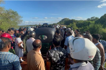 வவுனியா - ஈரப்பெரியகுளத்தில் நான்கு மாணவர்கள் நீரில் மூழ்கியதில் இருவர் சடலமாக மீட்பு (Photo)