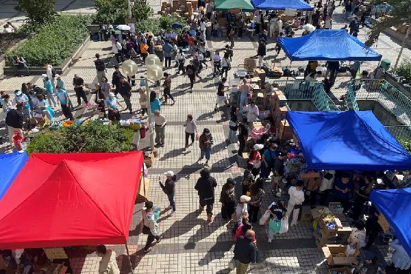 நெருப்பு கோபுரமான குடியிருப்பு வளாகம்... 125 கடந்த இறப்பு இண்ணிக்கை | Hong Kong Fire Toll Rises 94