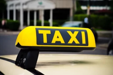 வெளிநாட்டு பிரஜையின் பொதியை திருடிய வாடகை கார் சாரதி ; 13 இலட்சம் ரூபாய் அபேஸ்!