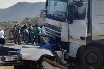 பாடசாலை மினி வான் மீது மோதிய லொறி! 19 குழந்தைகள் பரிதாபமாக உயிரிழப்பு