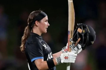 T20 கிரிக்கெட்டில் ஆண்கள் கூட செய்யாத சாதனையை படைத்த நியூசிலாந்து வீராங்கனை