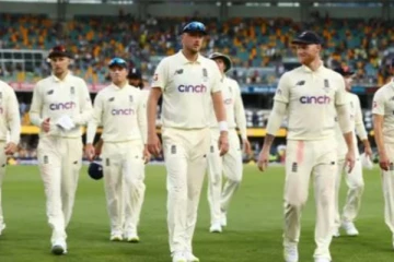 எனக்கு வேற வழி தெரியலை ஆத்தா  : அணியில் அதிரடி மாற்றங்களை கொண்டு வரும் இங்கிலாந்து