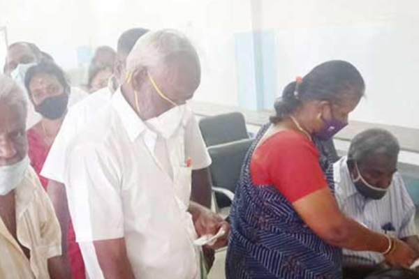 கோவையில் கொரோனா தடுப்பூசிகளை போட்டுக் கொள்ள ஆர்வம் காட்டும் பொதுமக்கள் | General Public Coimbatore Interest Corona Vaccines