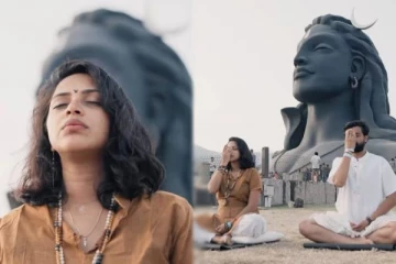 ஈஷா மையத்தில் கணவருடன் சிவனை பிராத்தனை செய்யும் அமலாபால் (வைரல் புகைப்படம்)