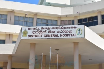 வவுனியா பொது வைத்தியசாலைக்குள் வாள் வெட்டுக்குழு அட்டகாசம்