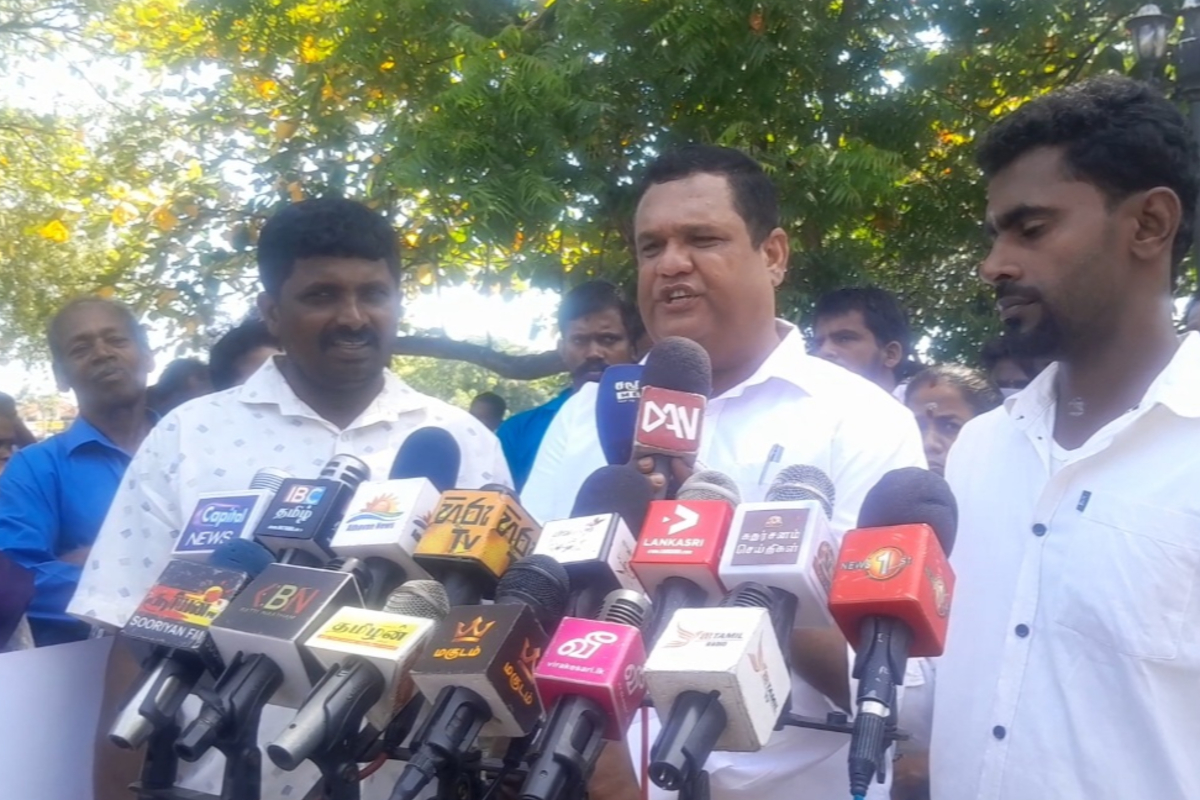 காணி சுவீகரிப்பிற்கு எதிர்ப்பு தெரிவித்து தமிழர் பகுதிகளில் வெடிக்கும் தொடர் போராட்டம் | Goverment Against Protest Today காணி சுவீகரிப்பிற்கு எதிர்ப்பு தெரிவித்து தமிழர் பகுதிகளில் வெடிக்கும் தொடர் போராட்டம் | Goverment Against Protest Today