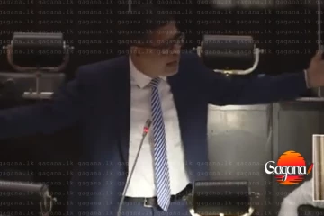 ලංකාවේ නමක් තියාගත්තු ක්‍රිකට් ක්‍රීඩකයෝ දෙන්නෙක් නිසා මම නම් දෙක කියන්නේ නැහැ හැබැයි ලැජ්ජයි කරන වැඩේ දැක්කහම - මුජිබර්