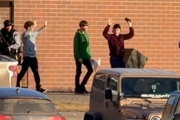 கனடாவில் அதிர்வலைகளை ஏற்படுத்திய துப்பாக்கிச்சூடு! பலியானோரின் உருக்கமான பின்னணி | 8 Killed In Canada School Shooting