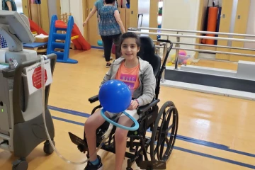 மரணத்தின் விளிம்பை தொட்டு மீண்ட  கனேடிய சிறுமி