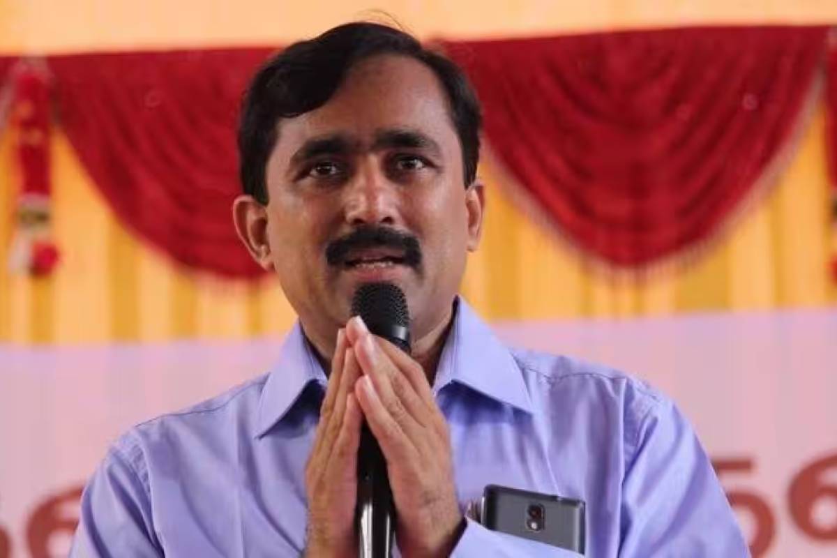 தவெக பெண்கள் குறித்த அவதூறு பேச்சு - நேரடியாக டிஜிபி அலுவலகம் விரைந்த விஜய் | Tvk Vijay Directly Complaint On Dgp About Ponraj