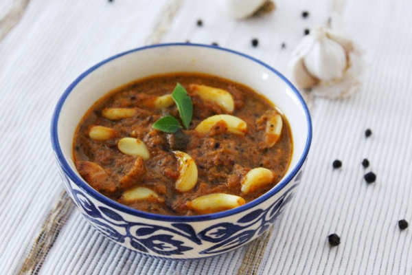 மணக்க மணக்க சுவையான பூண்டு குழம்பு! நீரிழிவு நோய்க்கு நிரந்தர தீர்வு | Garlic Kulambu Make In Tamil