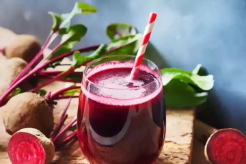 தினமும் அரை கிளாஸ் பீட்ரூட் ஜூஸ் குடிச்சு பாருங்க! இந்த நன்மைகள் உங்களை வந்து சேரும்