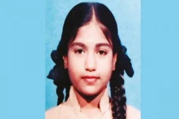 வீட்டில் இருந்த 13 வயது பள்ளி மாணவி மதிய வேளையில் மேற்கொண்ட விபரீத காரியம்! குடும்பத்தாரை அதிர்ச்சியடைய வைத்த காட்சி