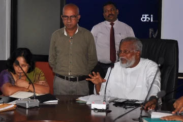 எல்லை தாண்டும் மீன்பிடிப் படகுகளுக்கு எதிராகச் சட்ட நடவடிக்கை: அமைச்சர் டக்ளஸ் (Photos)