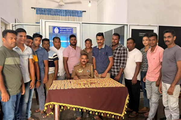 யாழில் பெரும் தொகை போதை மாத்திரைகளுடன் சிக்கிய இரு இளைஞர்கள்! | Youths Arrested Large Narcotic Pills In Jaffna யாழில் பெரும் தொகை போதை மாத்திரைகளுடன் சிக்கிய இரு இளைஞர்கள்! | Youths Arrested Large Narcotic Pills In Jaffna