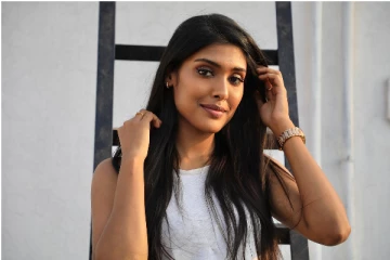 பிகில் காயத்ரி ரெட்டிக்கு நிச்சயதார்த்தம் முடிந்தது! அழகிய ஜோடியின் போட்டோ இதோ