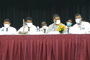 வவுனியா மாவட்ட அபிவிருத்தி குழுக்கூட்டத்திற்கு ஊடகவியலாளருக்கு அனுமதி மறுப்பு (Photos)