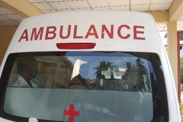 பொலிஸார் தாக்கியதாக கூறி கிளிநொச்சியில் ஒருவர் வைத்தியசாலையில் (VIDEO)