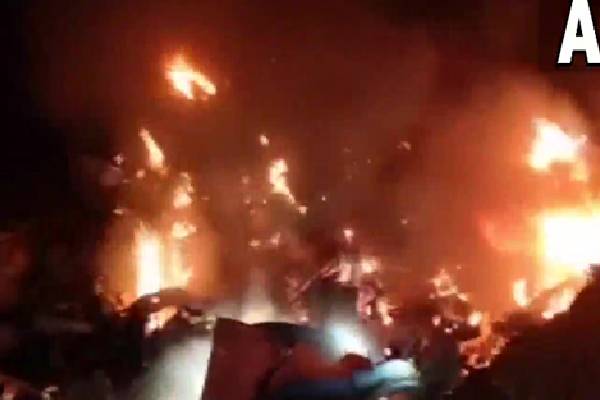 ராஜஸ்தானில் மிக் 21 ரக போர் விமானம் தீப்பிடித்து 2 விமானிகள் பலி | Mig 21 Fighter Aircraft Crashes Near Rajasthan