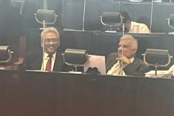 சபையில் கடும் குழப்பம்! ஜனாதிபதி கோட்டாபயவை வெளியேறுமாறு கூச்சல்(Live)