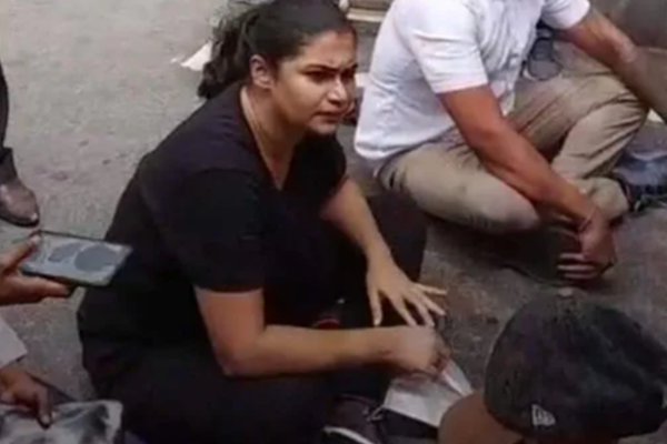 போராட்டத்தில் ஈடுபட்ட ஹிருணிகா உள்ளிட்ட குழுவினர் கைது! (Photos) | Hirunika Who Participated Protest Arrested