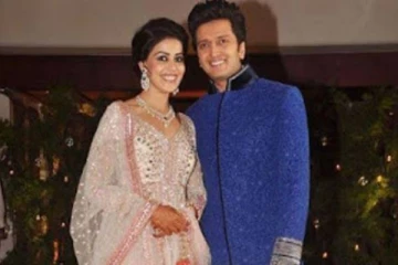 கியூட்டான நடிகை ஜெனிலியாவா இது, திருமணத்தின் போது எப்படி உள்ளார் பாருங்க- அழகிய புகைப்படம்